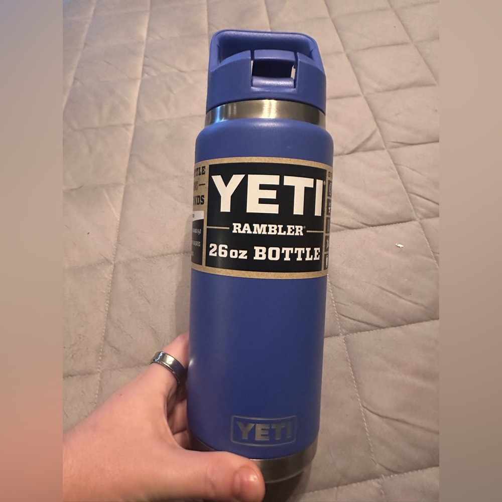 NWT Yeti Rambler 26oz Bottle w Straw Cap